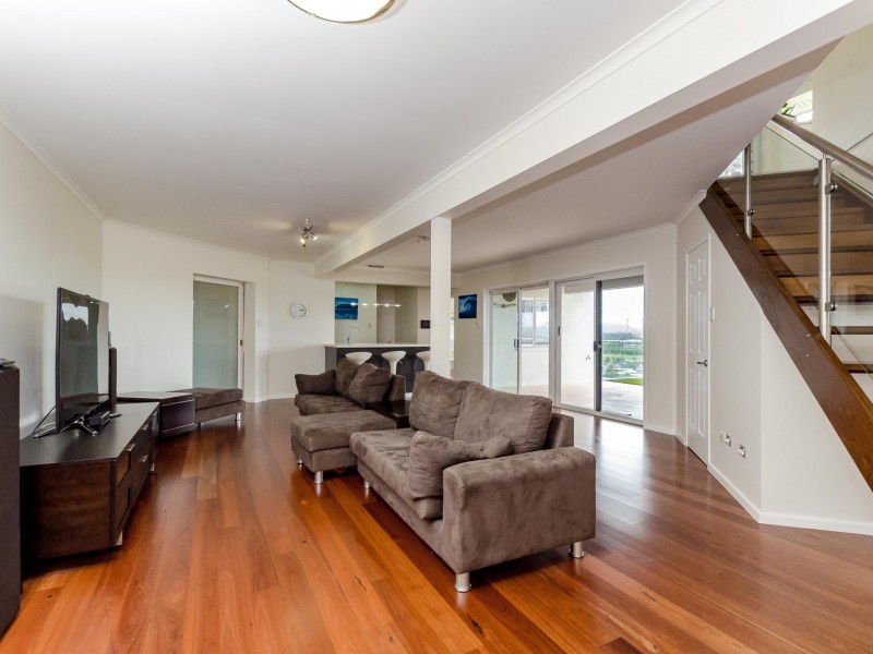 11 Piper Street, West Gladstone QLD 4680