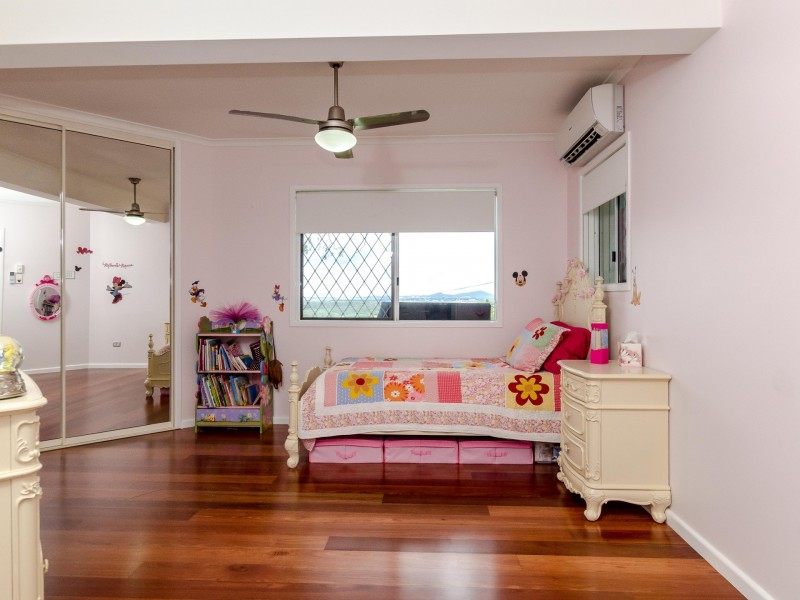 11 Piper Street, West Gladstone QLD 4680