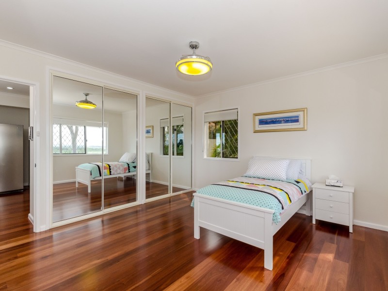 11 Piper Street, West Gladstone QLD 4680