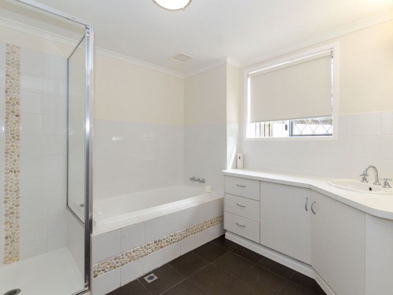 11 Piper Street, West Gladstone QLD 4680