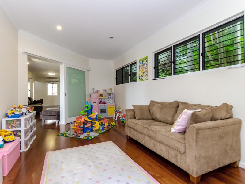 11 Piper Street, West Gladstone QLD 4680