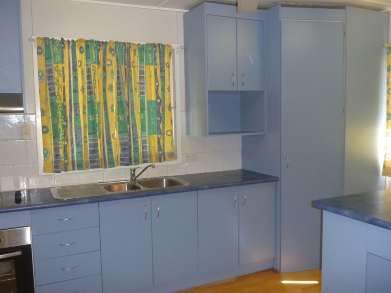 17 Quoin Street, West Gladstone QLD 4680