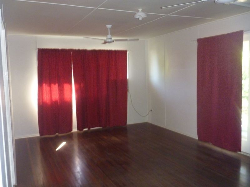 17 Quoin Street, West Gladstone QLD 4680