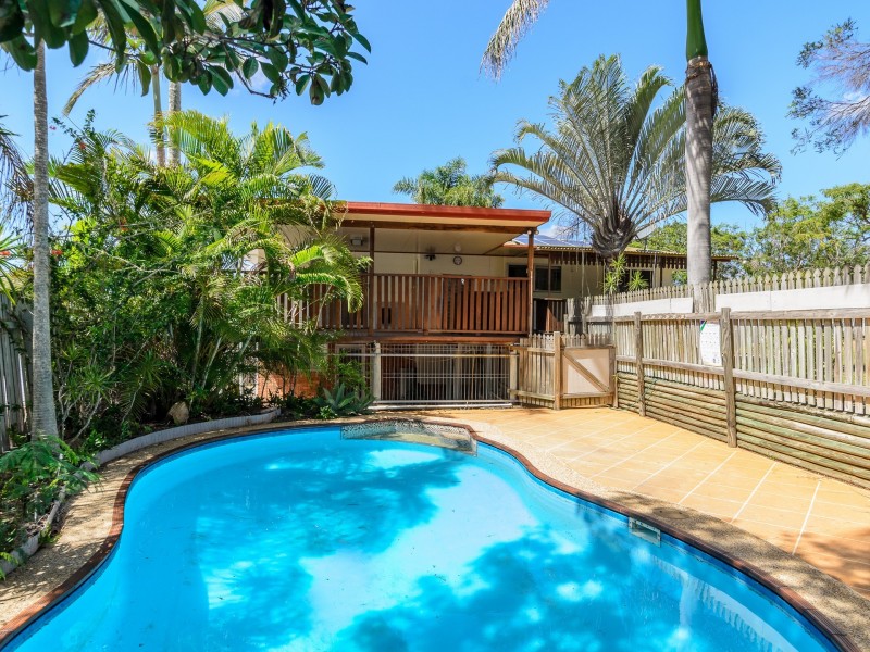 1 Banksia Street, Boyne Island QLD 4680