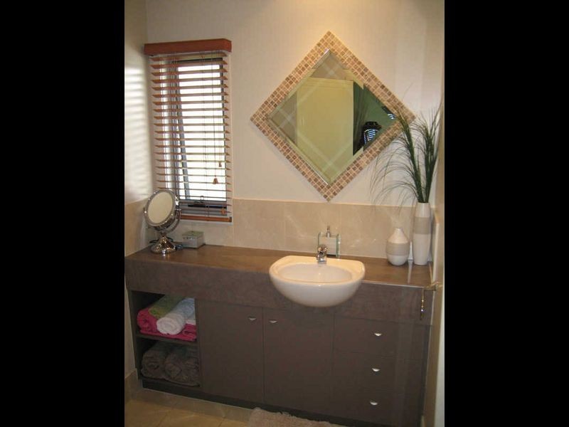 11 Glegg Street, West Gladstone QLD 4680