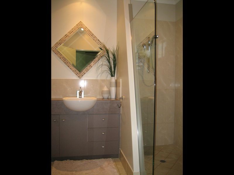 11 Glegg Street, West Gladstone QLD 4680