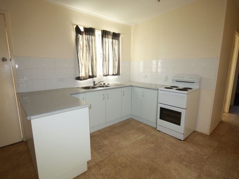 17 Norris Street, West Gladstone QLD 4680