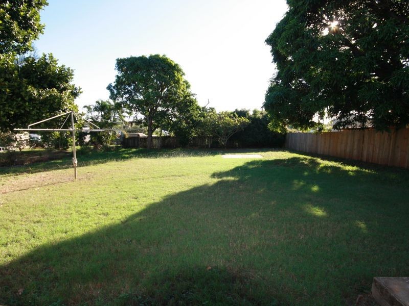17 Norris Street, West Gladstone QLD 4680