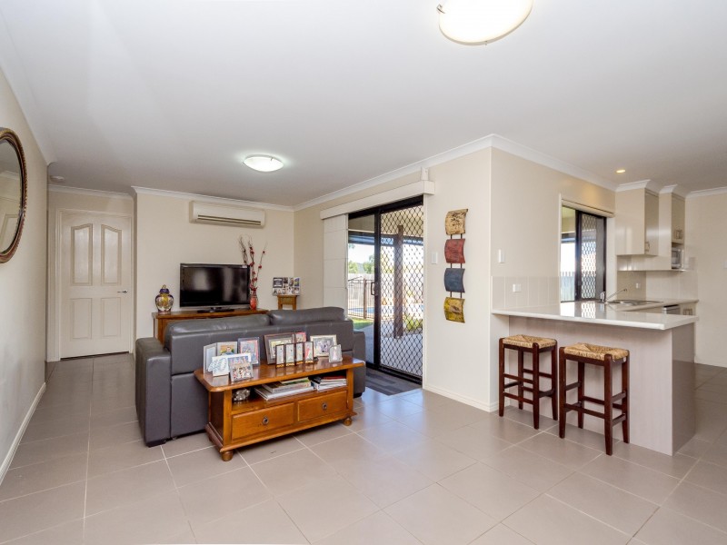 22 Dartmouth Close, Clinton QLD 4680