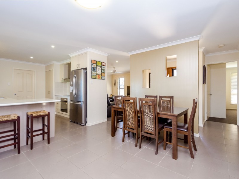 22 Dartmouth Close, Clinton QLD 4680