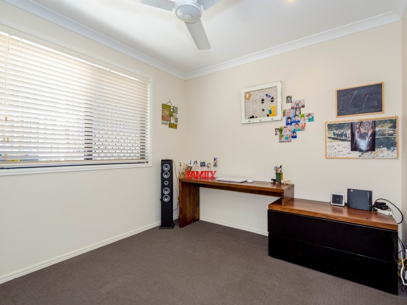 22 Dartmouth Close, Clinton QLD 4680