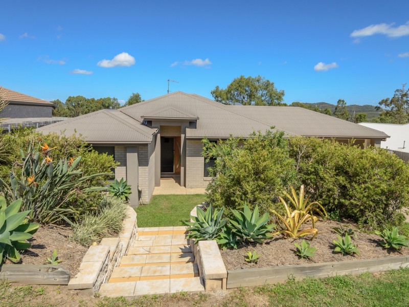 22 Dartmouth Close, Clinton QLD 4680