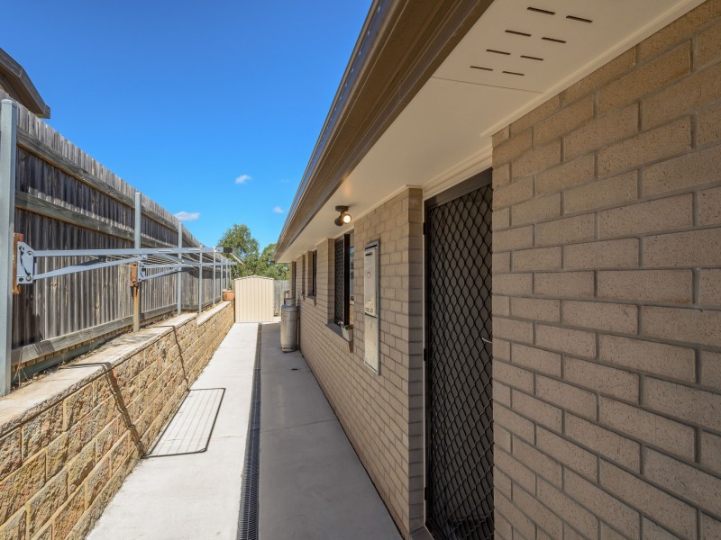 22 Dartmouth Close, Clinton QLD 4680