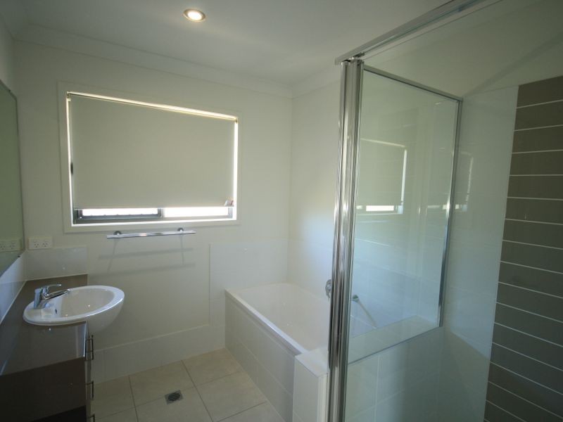 2/54 Fitzroy Street, Clinton QLD 4680