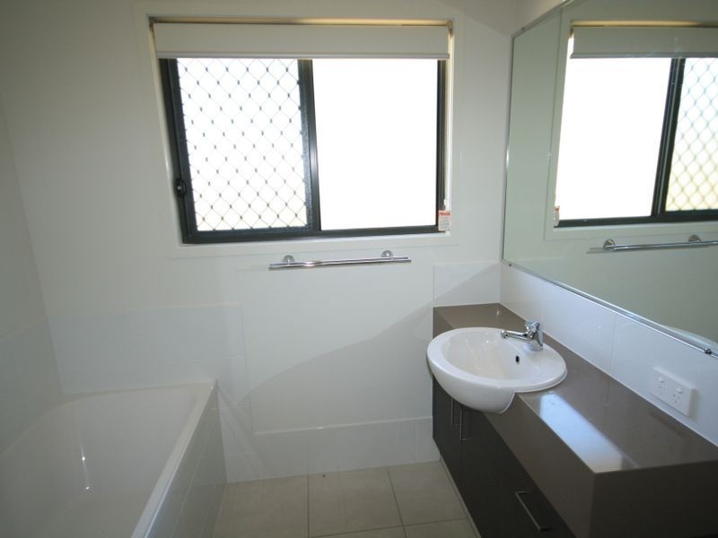 2/54 Fitzroy Street, Clinton QLD 4680