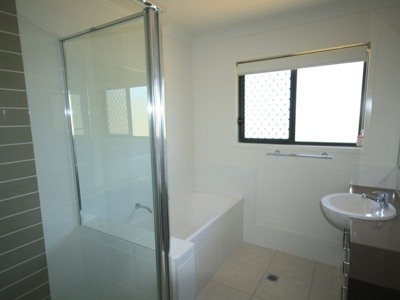 2/54 Fitzroy Street, Clinton QLD 4680