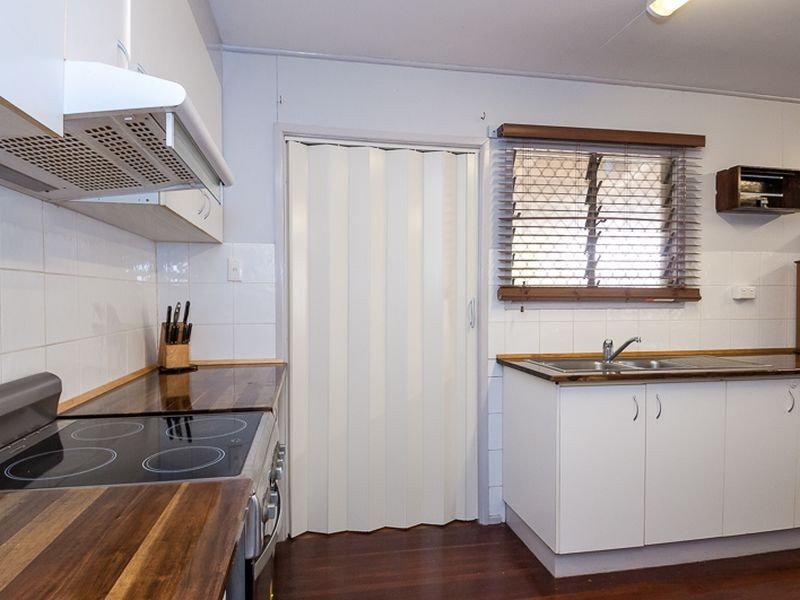 10 Geraldine Street, West Gladstone QLD 4680
