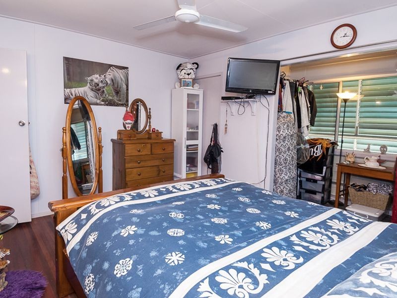 10 Geraldine Street, West Gladstone QLD 4680