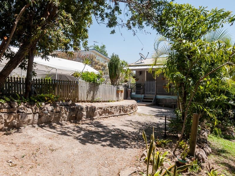 10 Geraldine Street, West Gladstone QLD 4680