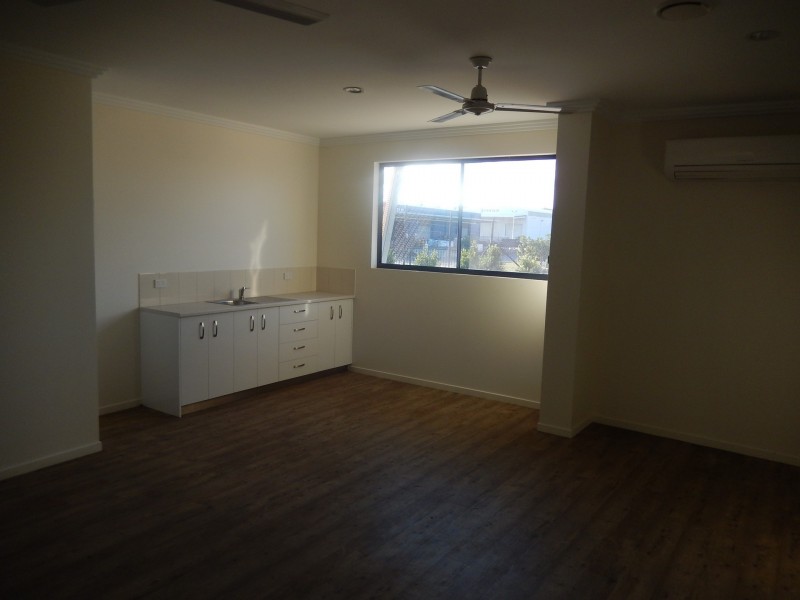 1 George Mamalis Place, Callemondah QLD 4680