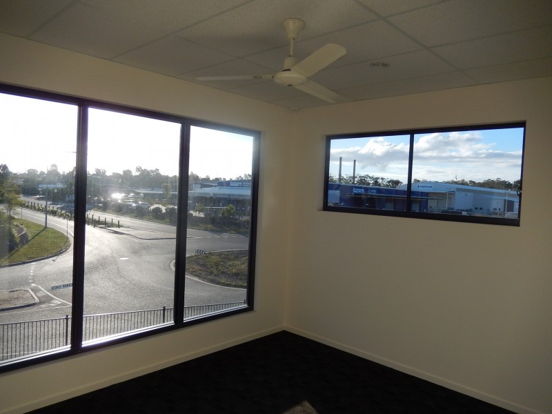 1 George Mamalis Place, Callemondah QLD 4680