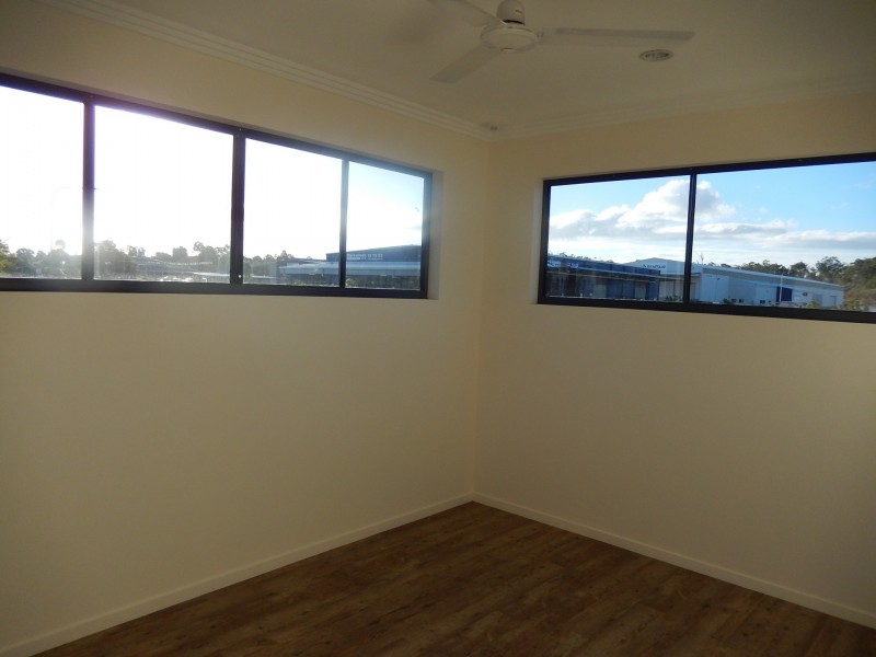 1 George Mamalis Place, Callemondah QLD 4680