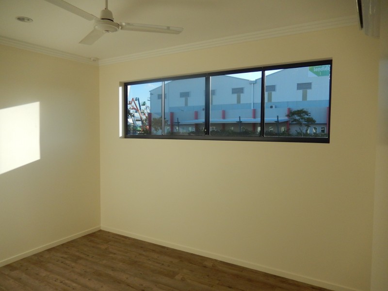 1 George Mamalis Place, Callemondah QLD 4680