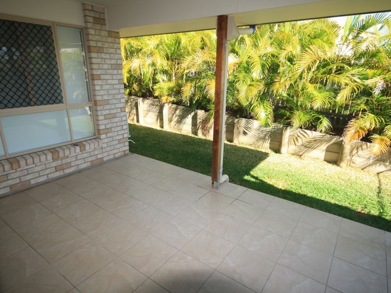 2/11 Sutherland Court, Telina QLD 4680