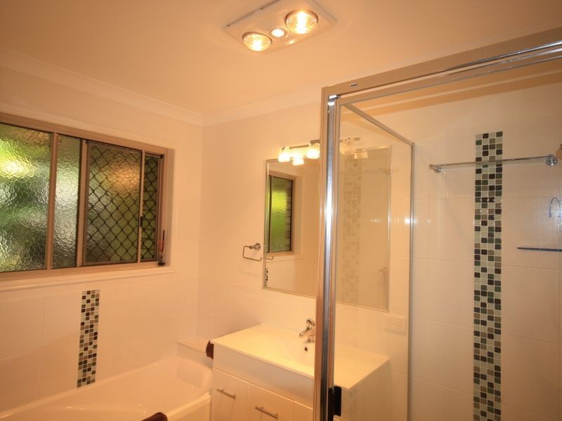 2/11 Sutherland Court, Telina QLD 4680
