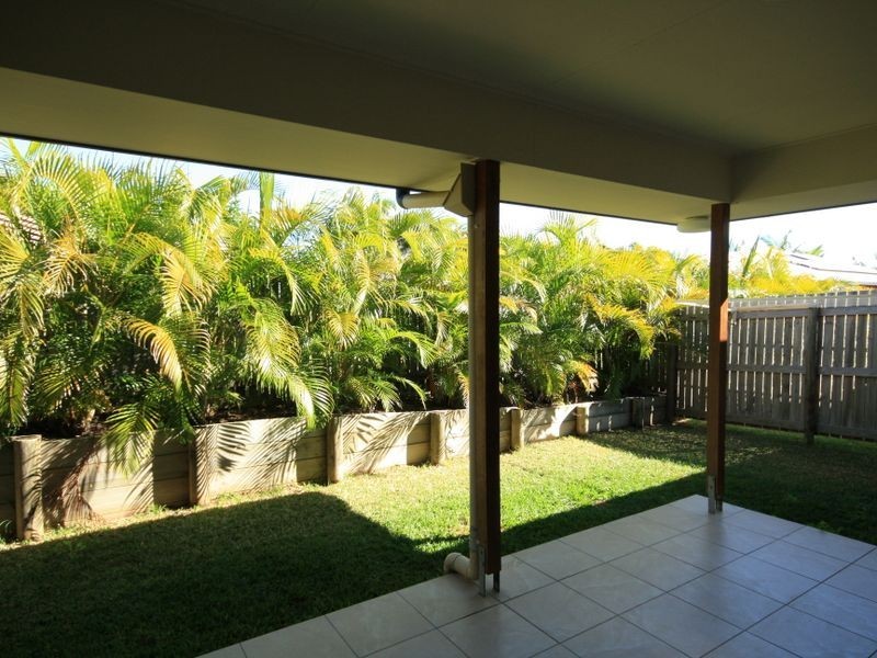 2/11 Sutherland Court, Telina QLD 4680