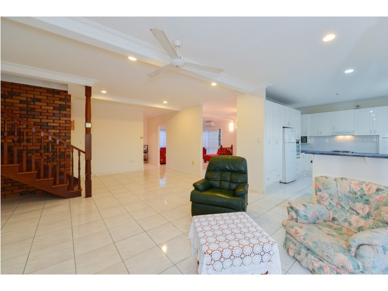 5-7 Piper Street, West Gladstone QLD 4680