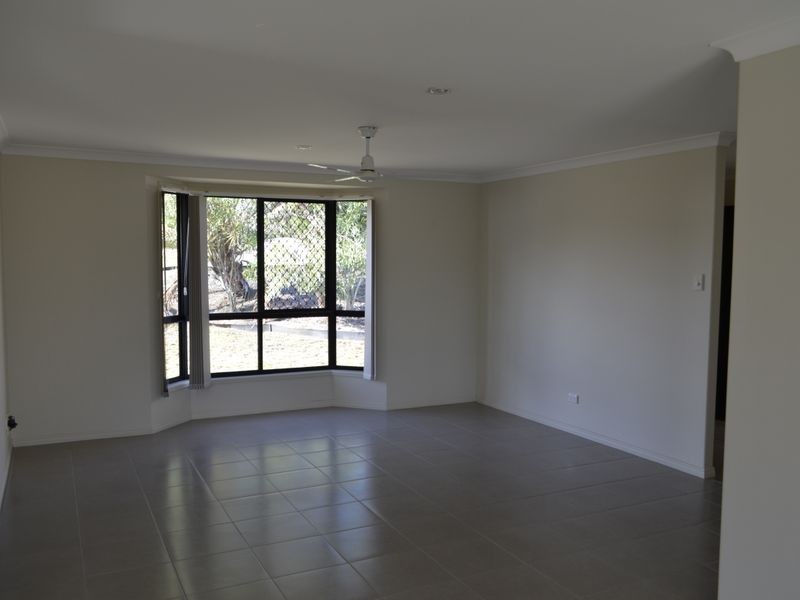 8 Wyara Close, Clinton QLD 4680