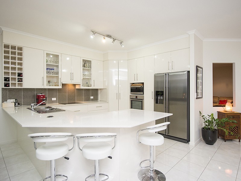 5 Jenny Lind Court, Boyne Island QLD 4680