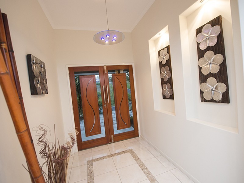 5 Jenny Lind Court, Boyne Island QLD 4680