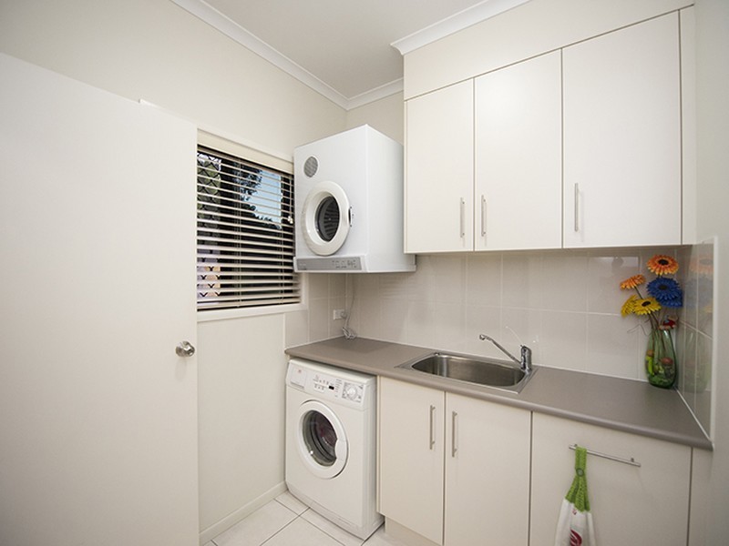 5 Jenny Lind Court, Boyne Island QLD 4680