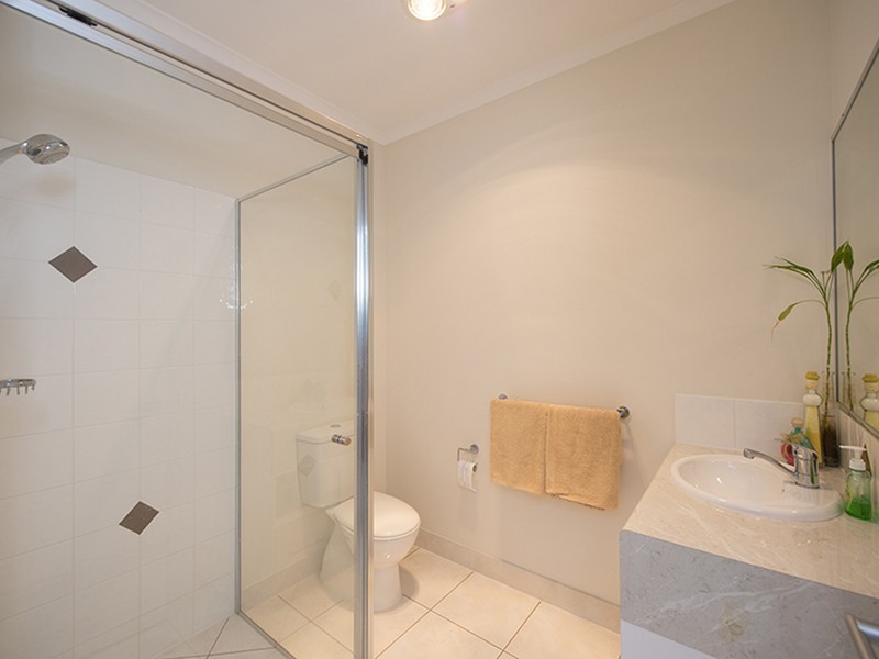 5 Jenny Lind Court, Boyne Island QLD 4680