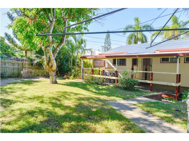 11 Drummer Street, Toolooa QLD 4680