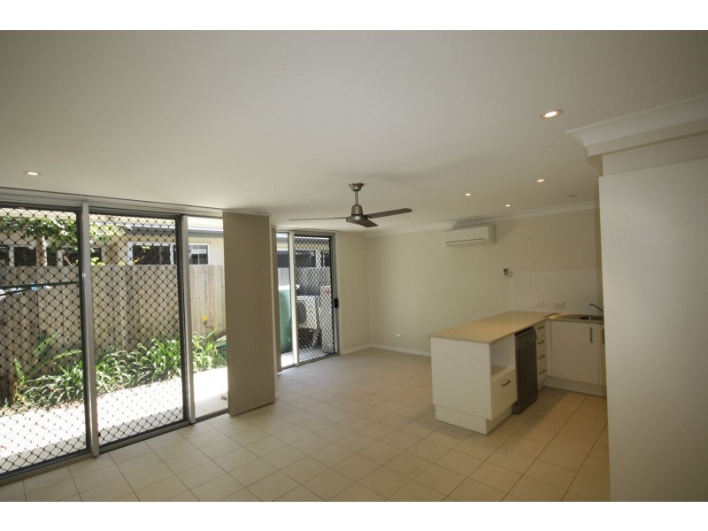 Unit 8/26 Flinders Street, West Gladstone QLD 4680