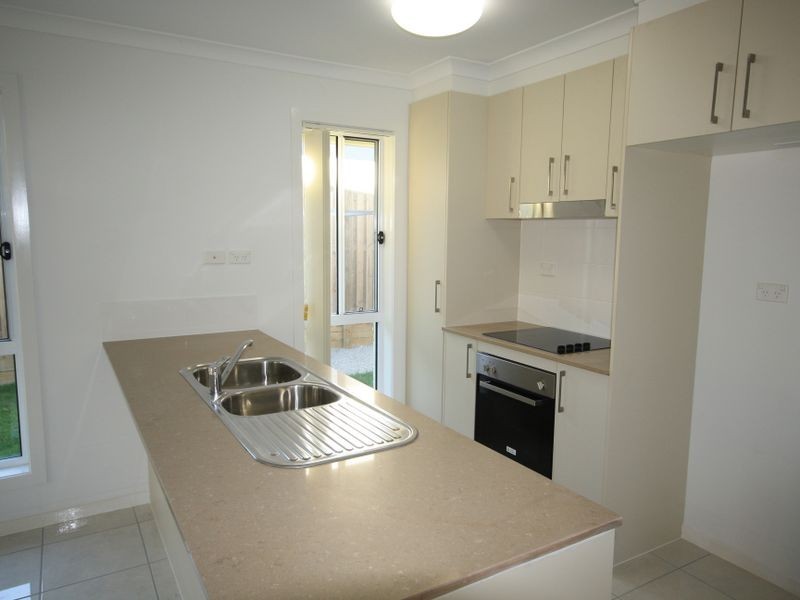 22 Bufflehead Road, Kirkwood QLD 4680