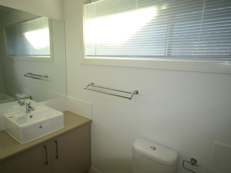 22 Bufflehead Road, Kirkwood QLD 4680