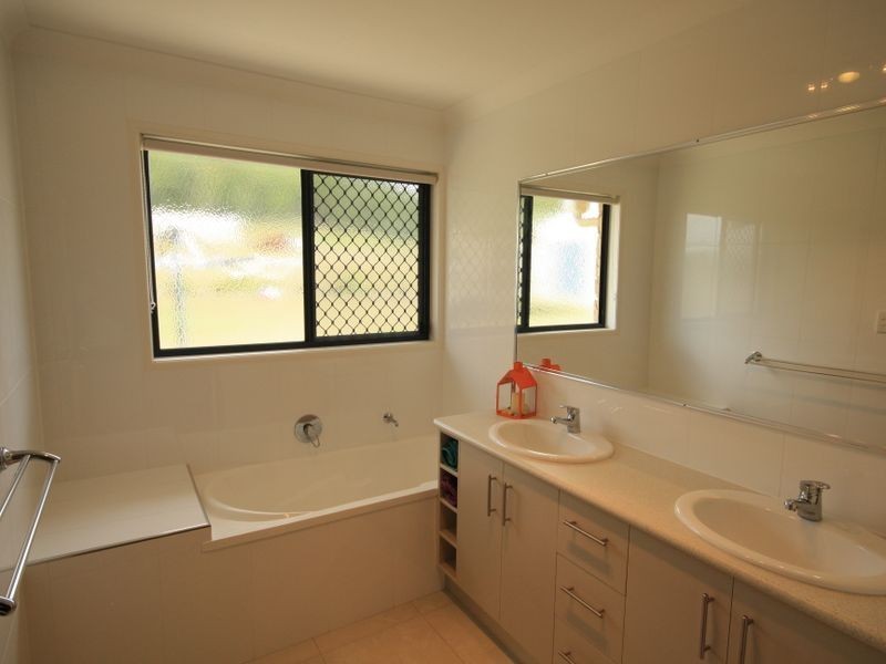 1 Monaros Court, Beecher QLD 4680