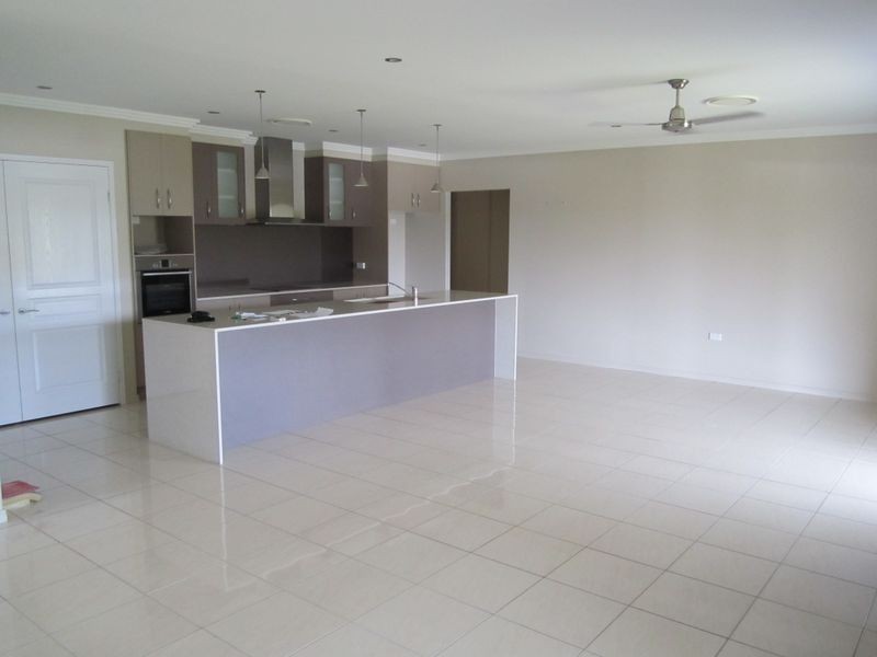 6 Phoenix Place, Telina QLD 4680