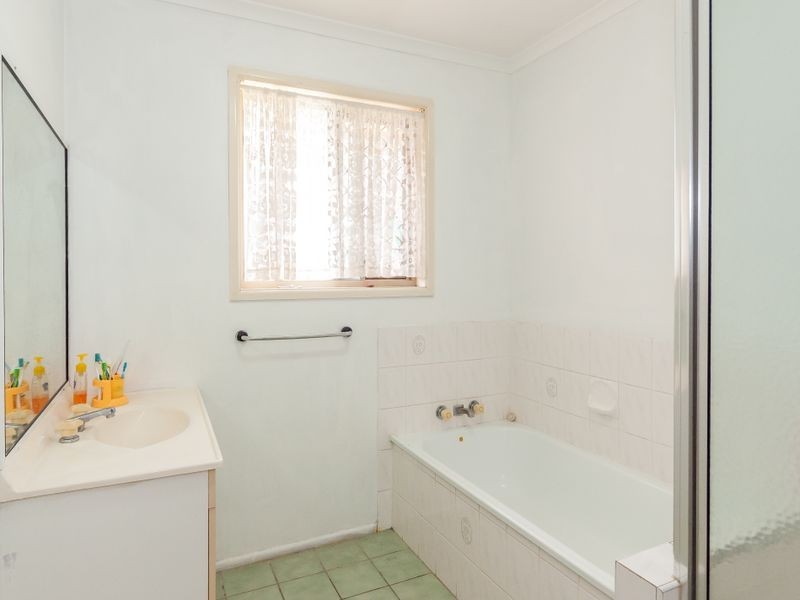 129 Dalrymple Drive, Toolooa QLD 4680