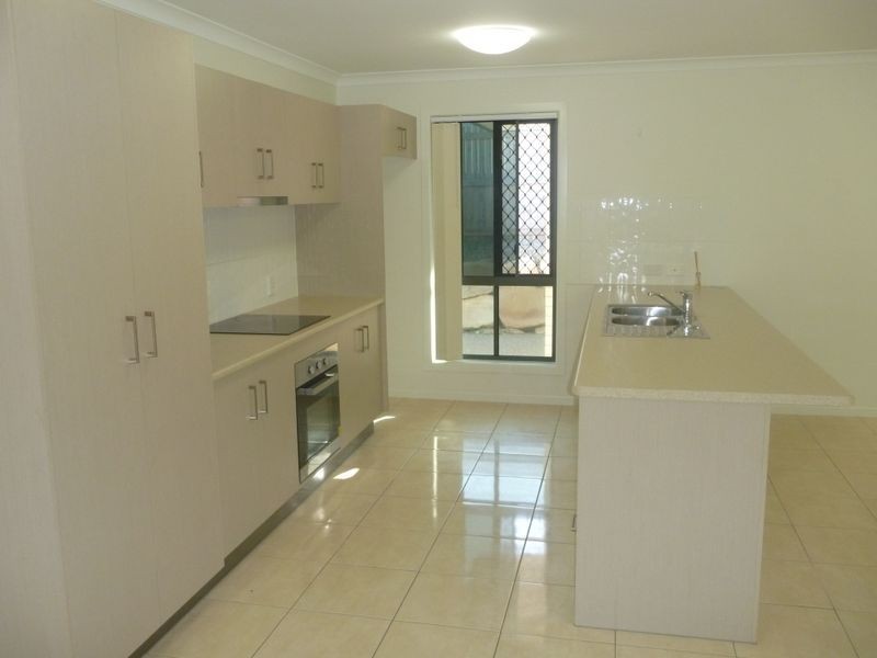 1/2 Wentworth Place, Glen Eden QLD 4680