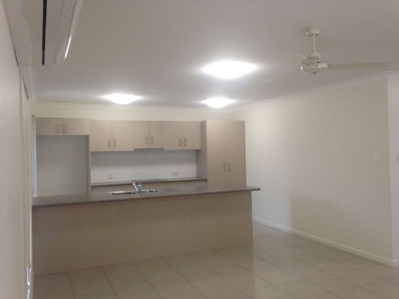 1/2 Wentworth Place, Glen Eden QLD 4680