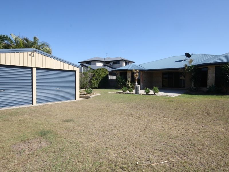 14 Viewpoint Way, New Auckland QLD 4680