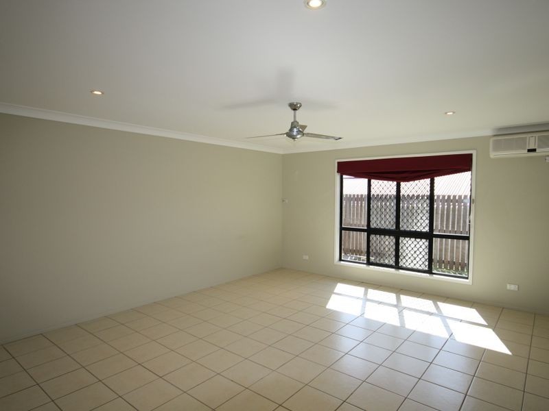 14 Viewpoint Way, New Auckland QLD 4680