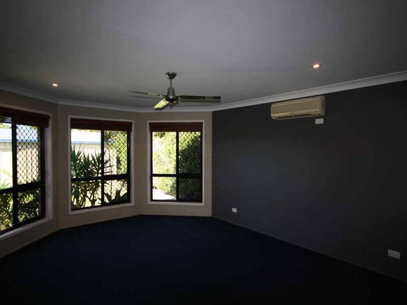 14 Viewpoint Way, New Auckland QLD 4680