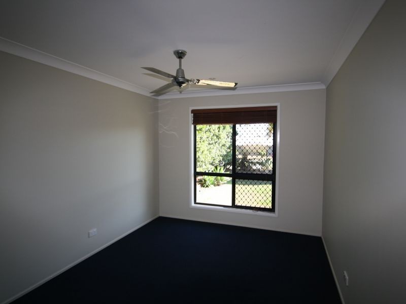 14 Viewpoint Way, New Auckland QLD 4680