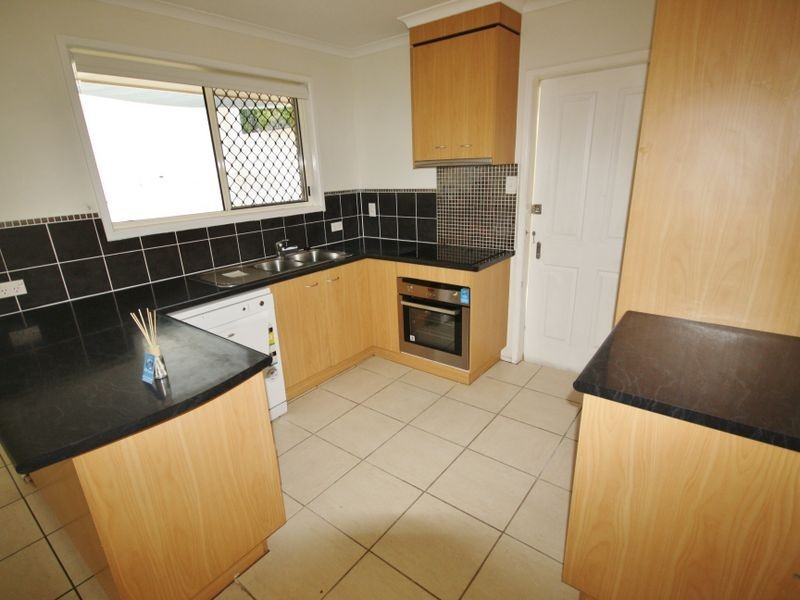 25 Agnes Street, South Gladstone QLD 4680